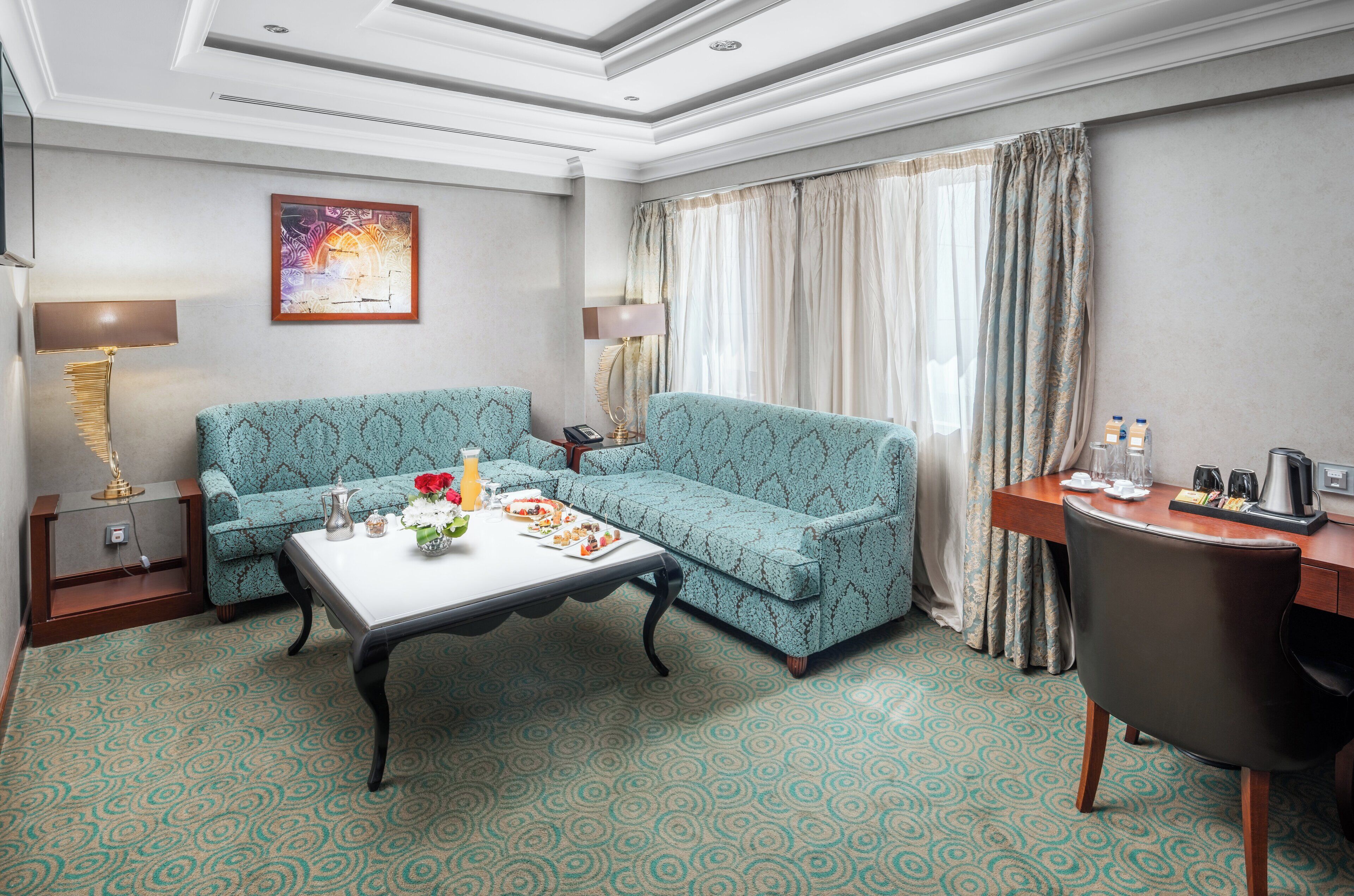 总统套房, 2 间卧室, 城市景观 | 客厅 | 46-英寸纯平电视（配备有线频道）