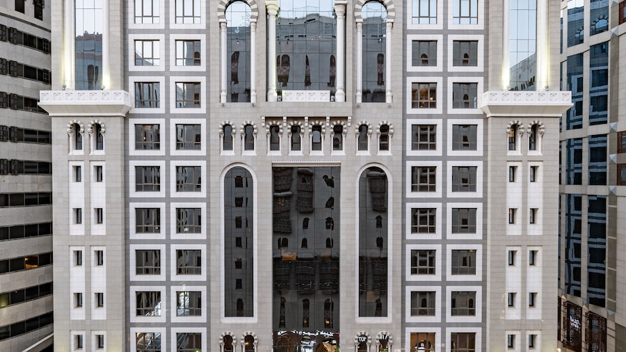 Millennium Al Aqeeq Hotel