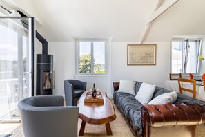 Télévision, cheminée