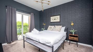 1 bedroom, desk, iron/ironing board, WiFi