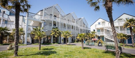 Esterni