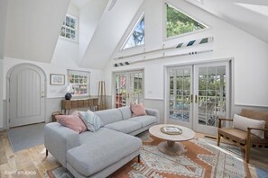 智能电视、壁炉