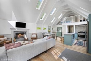 智能电视、壁炉