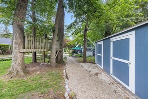 Property grounds - 1min to Private Beach, High-end Design & Hot tub (New Buffalo)