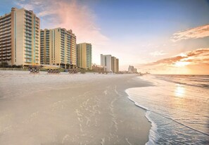 Beach nearby - MYRTLE BEACH OCEAN FRONT (North Myrtle Beach)