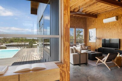Luxury Riverfront Retreat - 6 Cabins|Pool