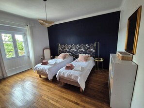 6 Schlafzimmer, Bügeleisen/Bügelbrett, Reisekinderbett, kostenloses WLAN