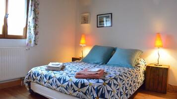 2 chambres, fer et planche Ă repasser, Wi-Fi gratuit, draps fournis