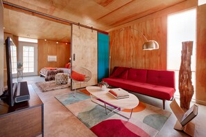 2 bedrooms, desk, free WiFi, bed sheets