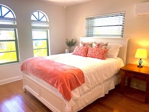 4 bedrooms, iron/ironing board, free WiFi, bed sheets