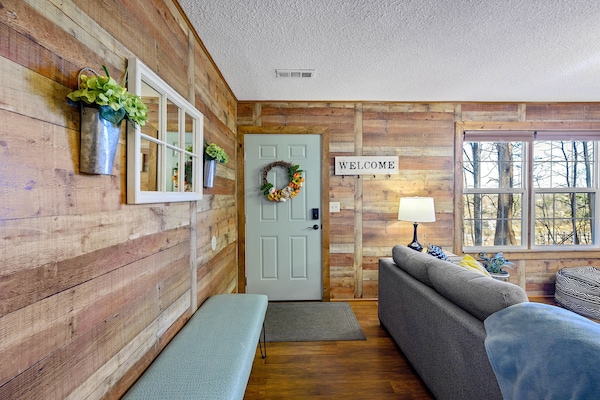 Smart TV, caminetto, videogiochi