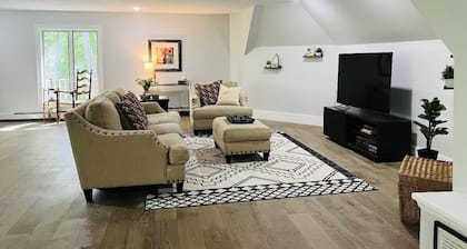 Cozy & Secluded Estate on 7 acres, Boasting Fresh Renovations!