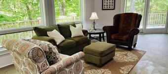 Cozy & Secluded Estate on 7 acres, Boasting Fresh Renovations!
