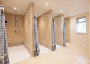 Cottage | Bathroom | Shower