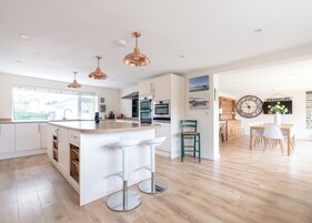 村舍 | 私人厨房 | 冰箱、洗碗机、烤面包机、厨具/餐具