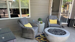 Terrace/patio - 5 Miles from Hayward field (Eugene)