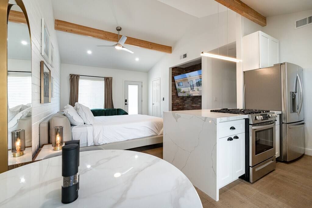 Chic NY-Style Condo | Luxe Retreat in Phoenix