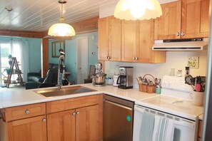 Private kitchen - 2 Cabins on Crooked Lake (Alanson)