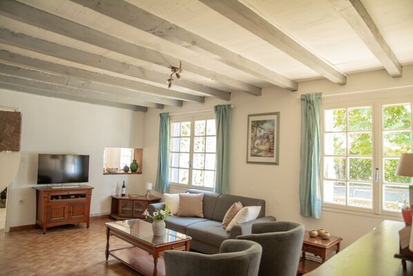 Smart TV, DVD player, table football, books