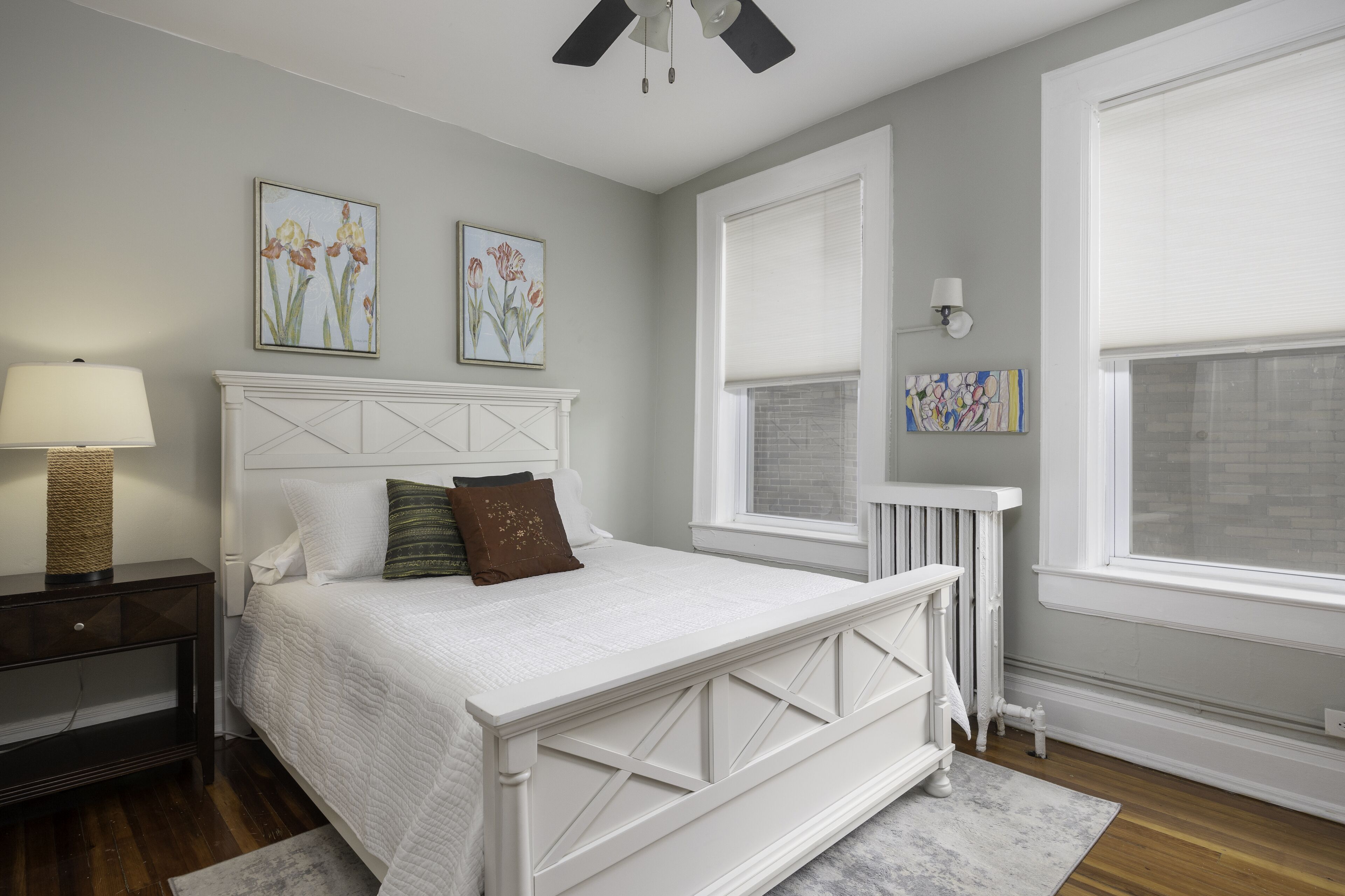 ⭐ Laundry ⭐ King Bed ⭐ Desk ⭐ Park Setting