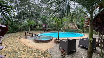 Kolam renang terbuka