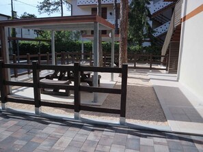 Outdoor dining - Holiday apartment mit Klimaanlage und Balkon (Lignano Sabbiadoro)