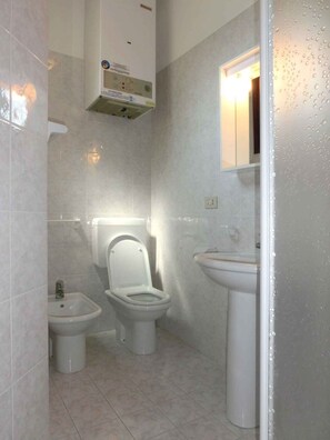 Bathroom - Holiday apartment mit Terrasse und Klimaanlage (Lignano Sabbiadoro)
