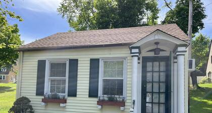 Historic Whitneyville Cottage