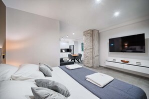 1 غرفة نوم ومكواة/لوح كي وواي فاي مجانًا وملاءات أسرّة