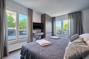 2 bedrooms, iron/ironing board, free WiFi, bed sheets - Apartment Liberty Living with Pool II (Split)