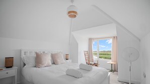 4 soverom, strykejern/-brett, reiseseng for barn og wi-fi (inkludert)