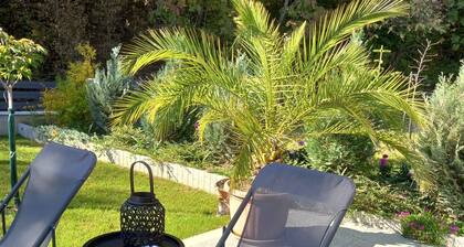 Ferienhaus familienfreundlich mit Pool und Kinderspielplatz