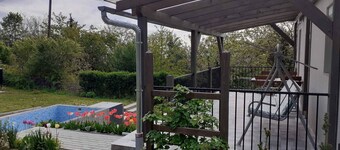 Vakantiehuis gezinsvriendelijk met zwembad en kinderspeelplaats