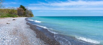 Lakeside Modern House 4BR - Steps to the lake