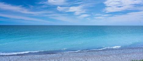 Una spiaggia nelle vicinanze