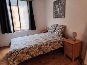 3 bedrooms, desk, iron/ironing board, travel cot - Au Cœur du Pays D'auge en Normandie, Entre mer et Campagne (Cormeilles)