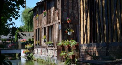 Au cĆur du Pays d'Auge en Normandie, entre mer et campagne