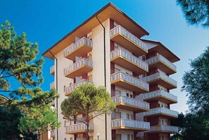 Exterior - Holiday apartment with balcony and air conditioning (Lignano Sabbiadoro)