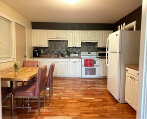 Dishwasher, cookware/dishes/utensils