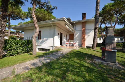 Holiday apartment with private garden