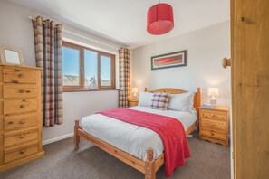3 slaapkamers, een strijkplank/strijkijzer, wifi, beddengoed