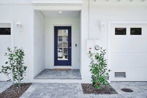 Exterior detail - Luxury Beach Townhome | Team Joseph Ellen (Jacksonville Beach)