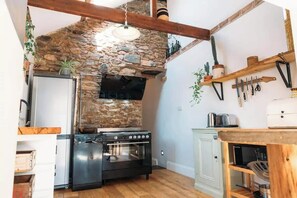 Refrigerador, microondas, horno y lavavajillas