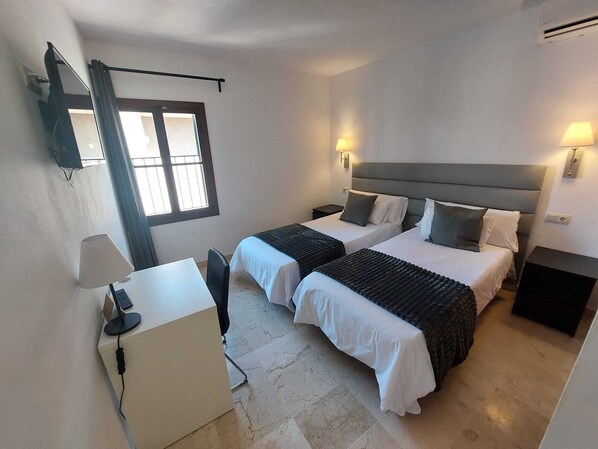 Chambre Standard Double ou avec lits jumeaux