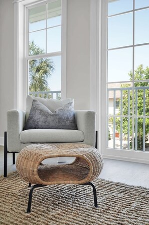 Een smart-tv en een kantoor