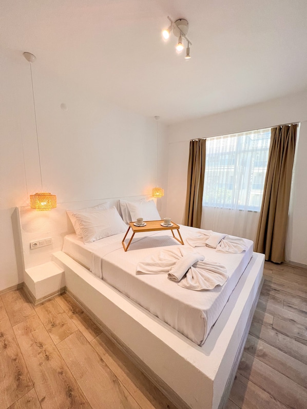 Superior Apartment, 1 King Bed with Sofa bed, Beachside