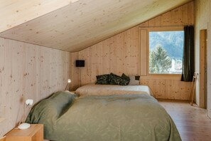 3 عدّة غرف نوم ومكتب