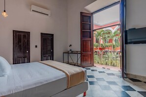 Elite-rum | Värdeförvaringsskåp på rummet, skrivbord, gratis wi-fi och sängkläder