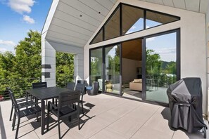 تناول الطعام بالخارج