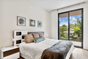 2 عدّة غرف نوم ومكواة/لوح كي وواي فاي وملاءات أسرّة